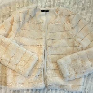 Faux Fur White Jacket SHEIN XL